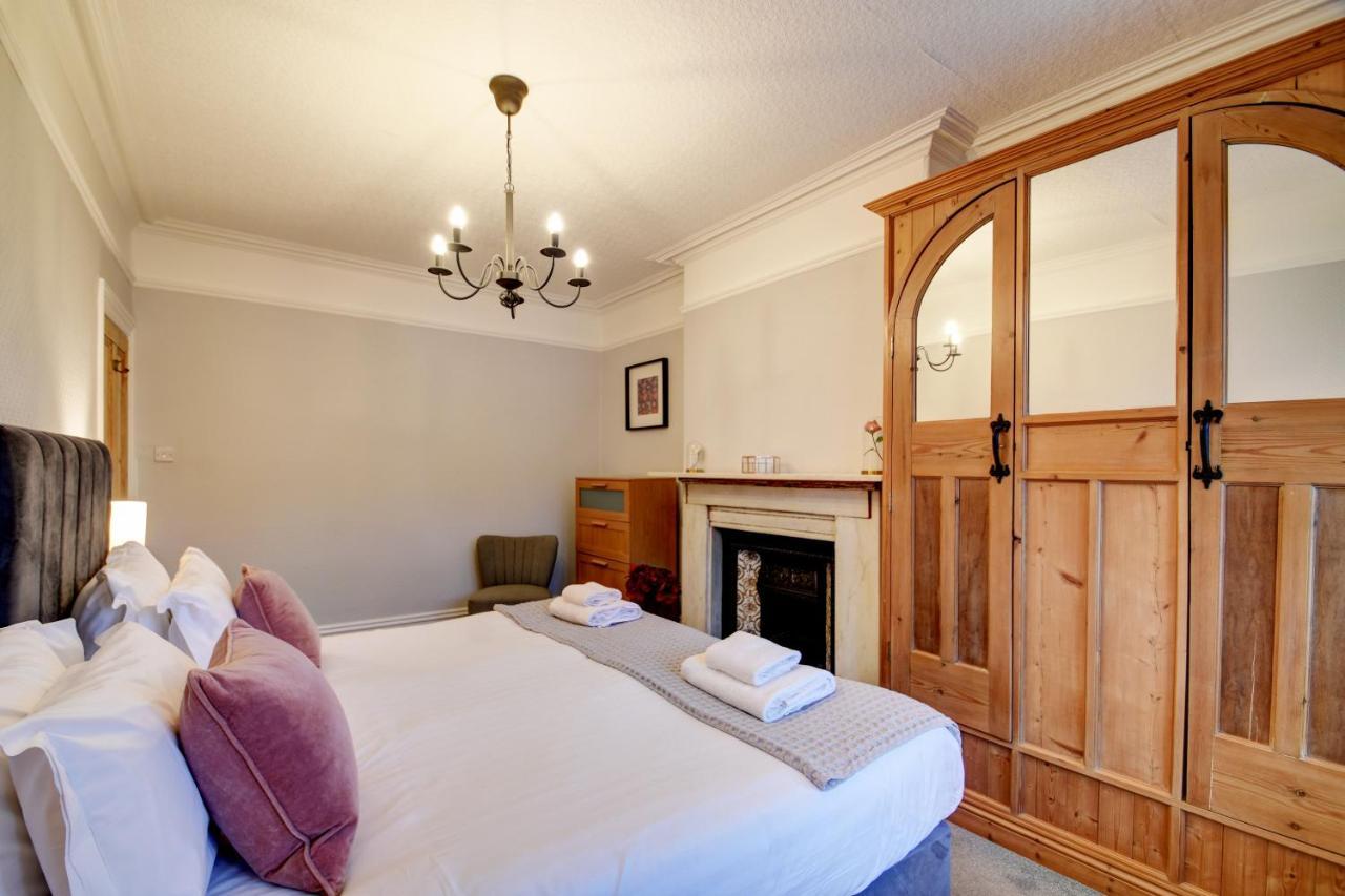 Spacious Victorian Townhouse Near Hcc With Off Street Parking Harrogate Esterno foto