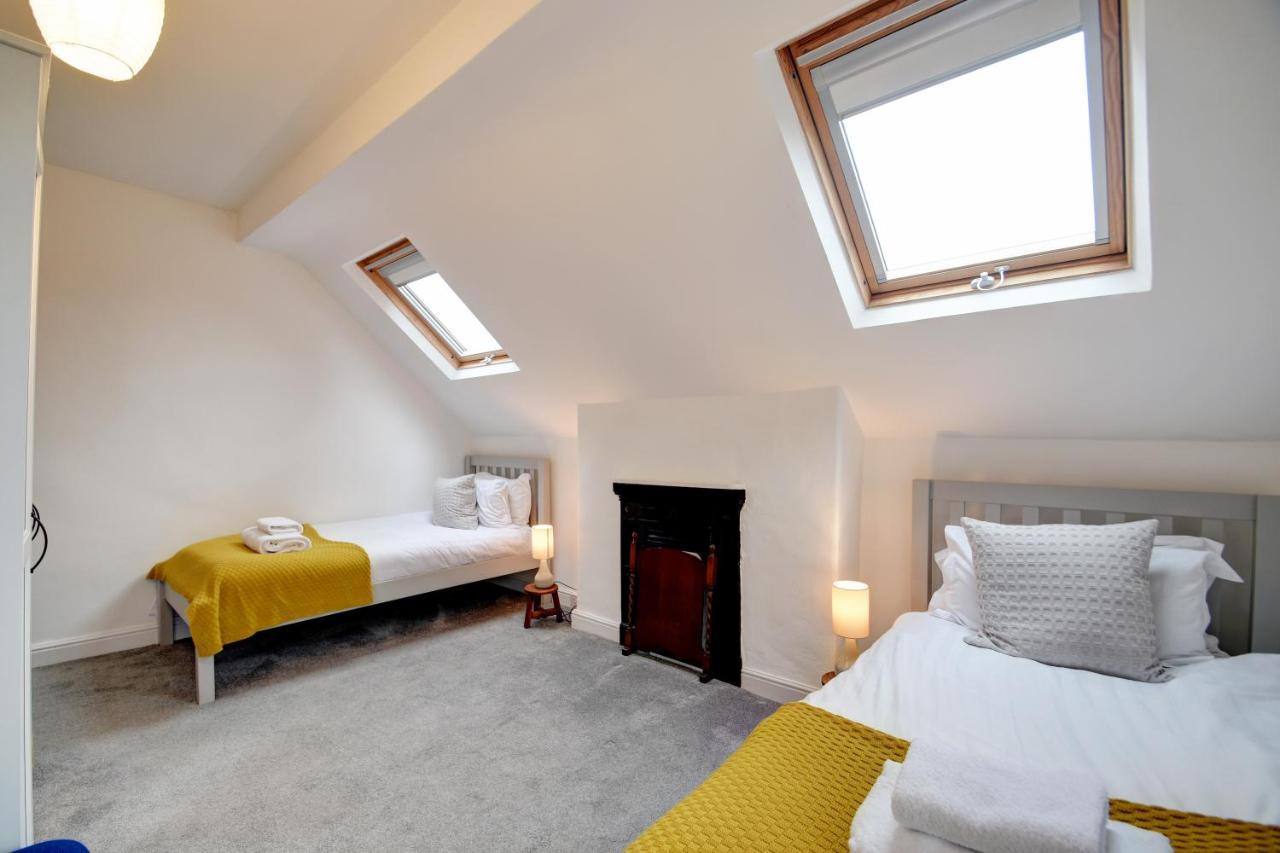 Spacious Victorian Townhouse Near Hcc With Off Street Parking Harrogate Esterno foto