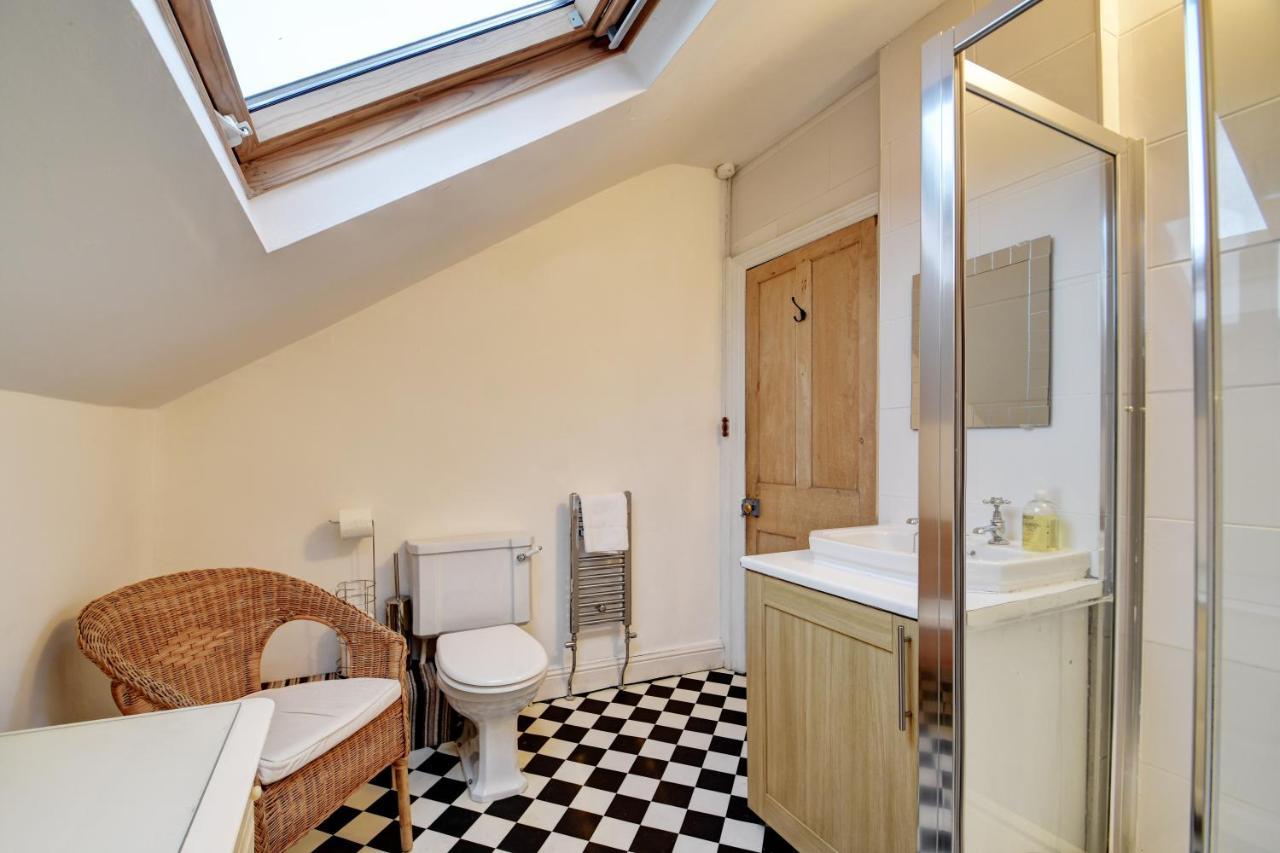 Spacious Victorian Townhouse Near Hcc With Off Street Parking Harrogate Esterno foto