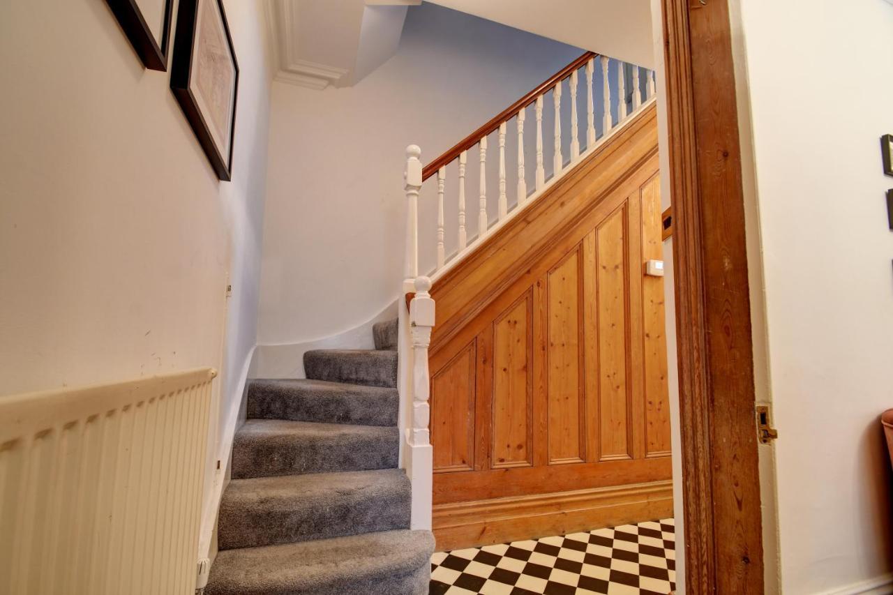 Spacious Victorian Townhouse Near Hcc With Off Street Parking Harrogate Esterno foto