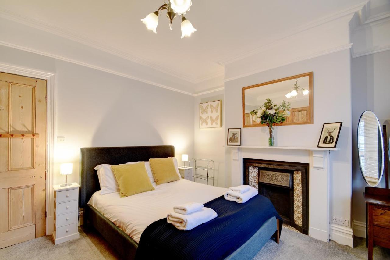 Spacious Victorian Townhouse Near Hcc With Off Street Parking Harrogate Esterno foto